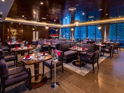 Stellar-of-the-Sea-cruise-Restaurant-(4)